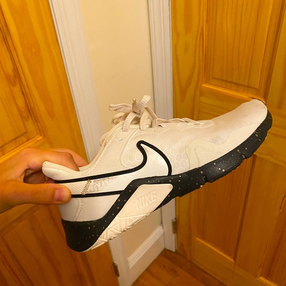 Nike Legend Essential 2 Premium Women's Training Shoes	
Size 7